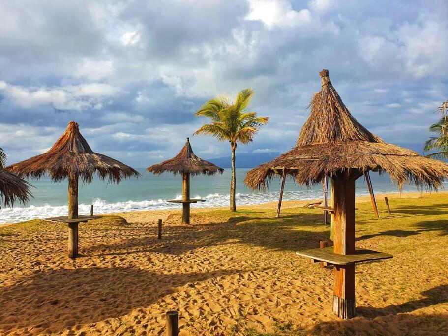 100Mts Da Praia Com Churrasqueira, Piscina E Wi-Fi Карагуататуба Екстериор снимка